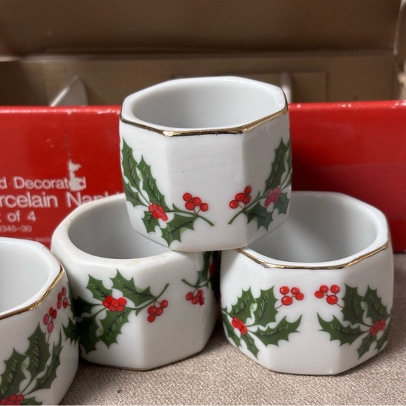 Hand Decorated Christmas Porcelain Napkin Ring Set Made In Japan - Picture 3 of 7